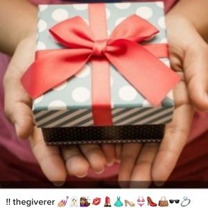 About The Posher - The Giverer 🎁